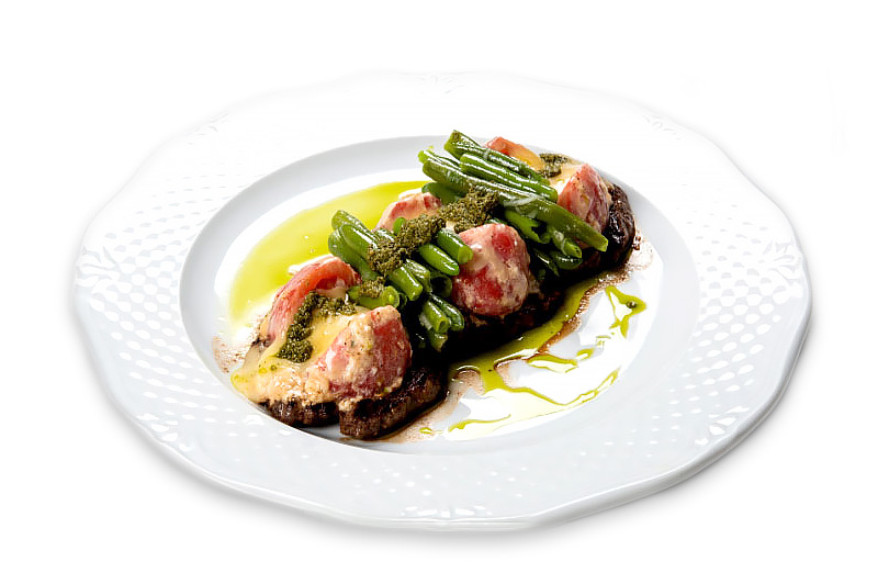 Сиыр етінен әзірленген, ірімшік астындағы медальондар