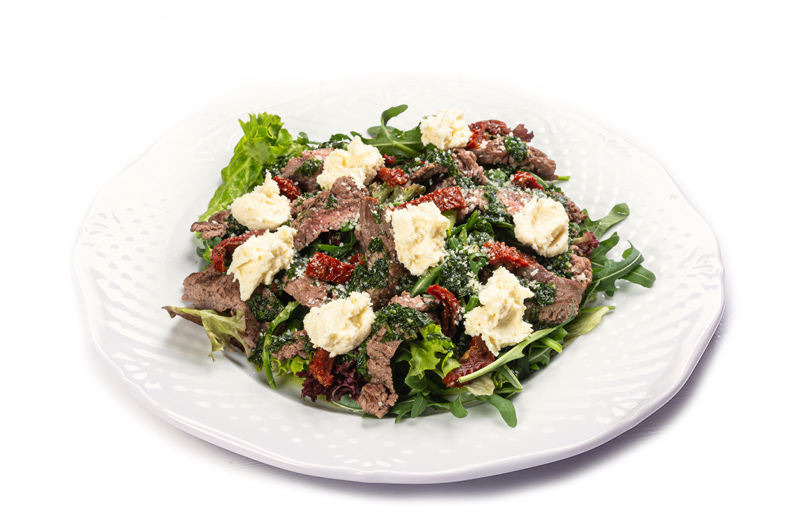 Салат из говядины свялеными томатами