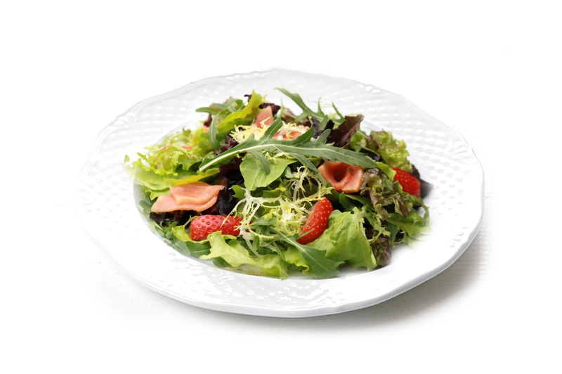 Салат из сёмги с сырными шариками