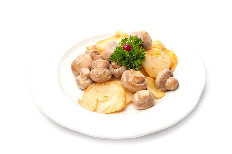 Картофель с грибами жареный