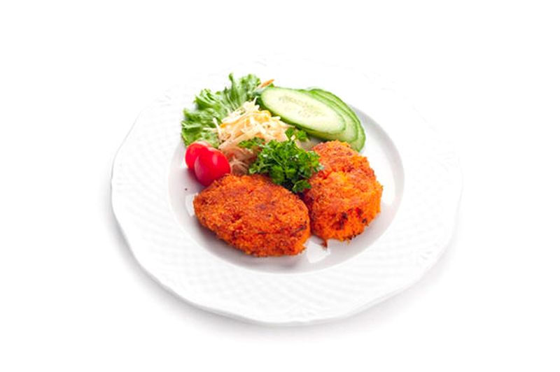 Carrot cutlets with tomato sauce