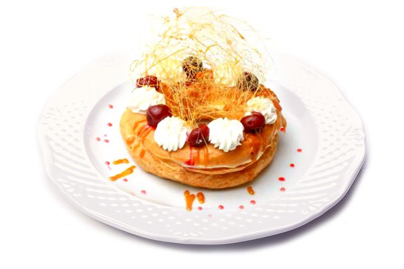 Choux pastry ring with cottage cheese mousse