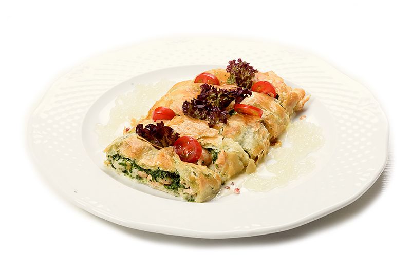 Salmon fillet in puff pastry