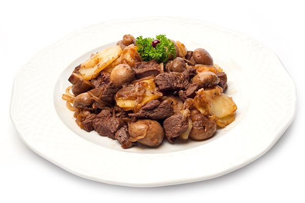 Zharekha (Russian fried potatoes with meat and mushrooms)